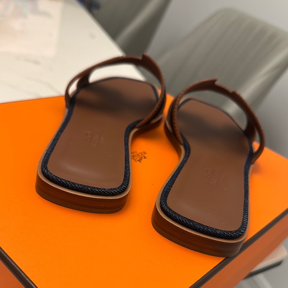 Hermes Brown and Navy Leather Oran Slide Sandals - Picture 3 of 5